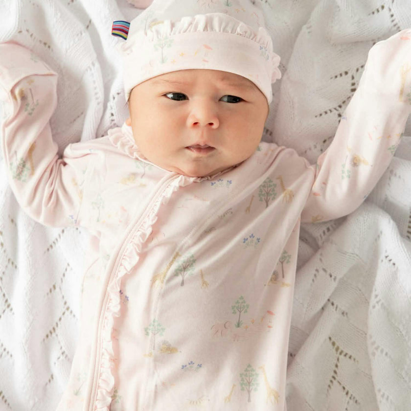 Magnetic Gown & Hat Set with Ruffle