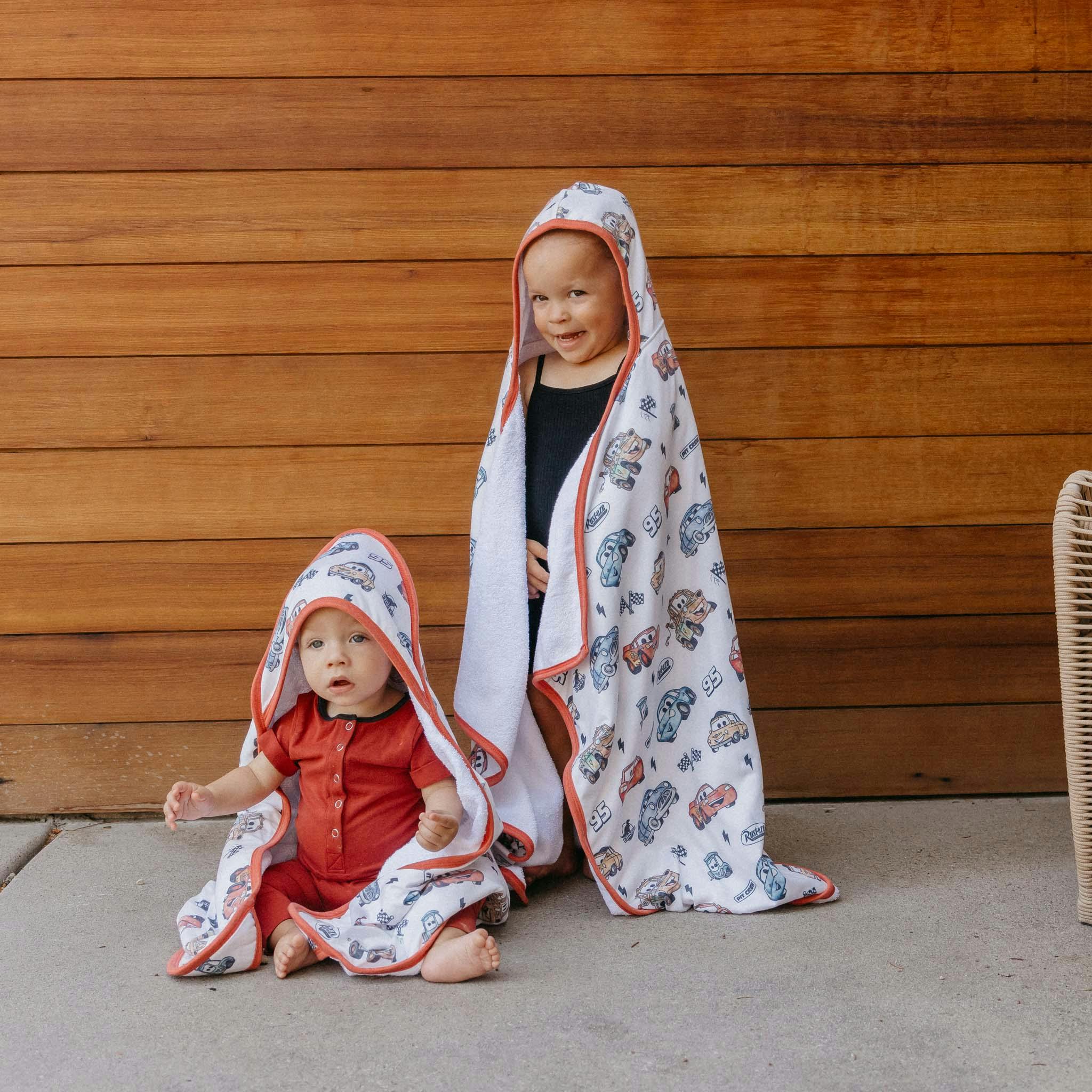 Premium Big Kid Hooded Towel - Disney Pixar Cars