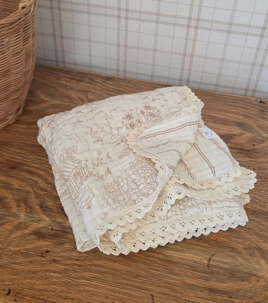 Ida Homestead Toile De Jouy QUILTED 6 Layer Gauze Blanket