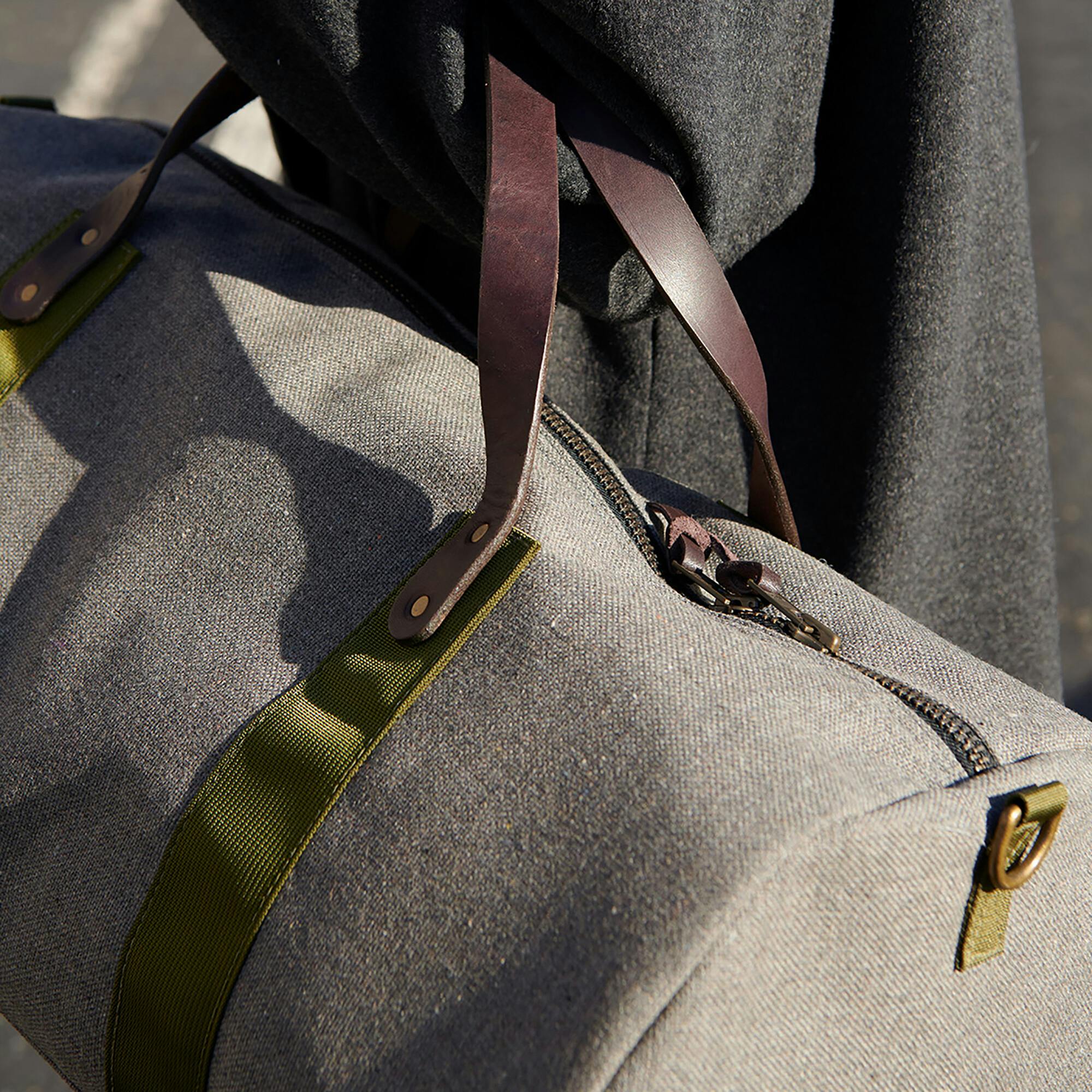 Glen 2-Way Zipper Duffel Bag