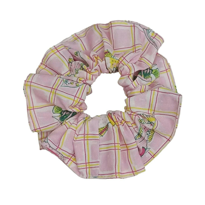 Scrunchie in Pink Fishing Net