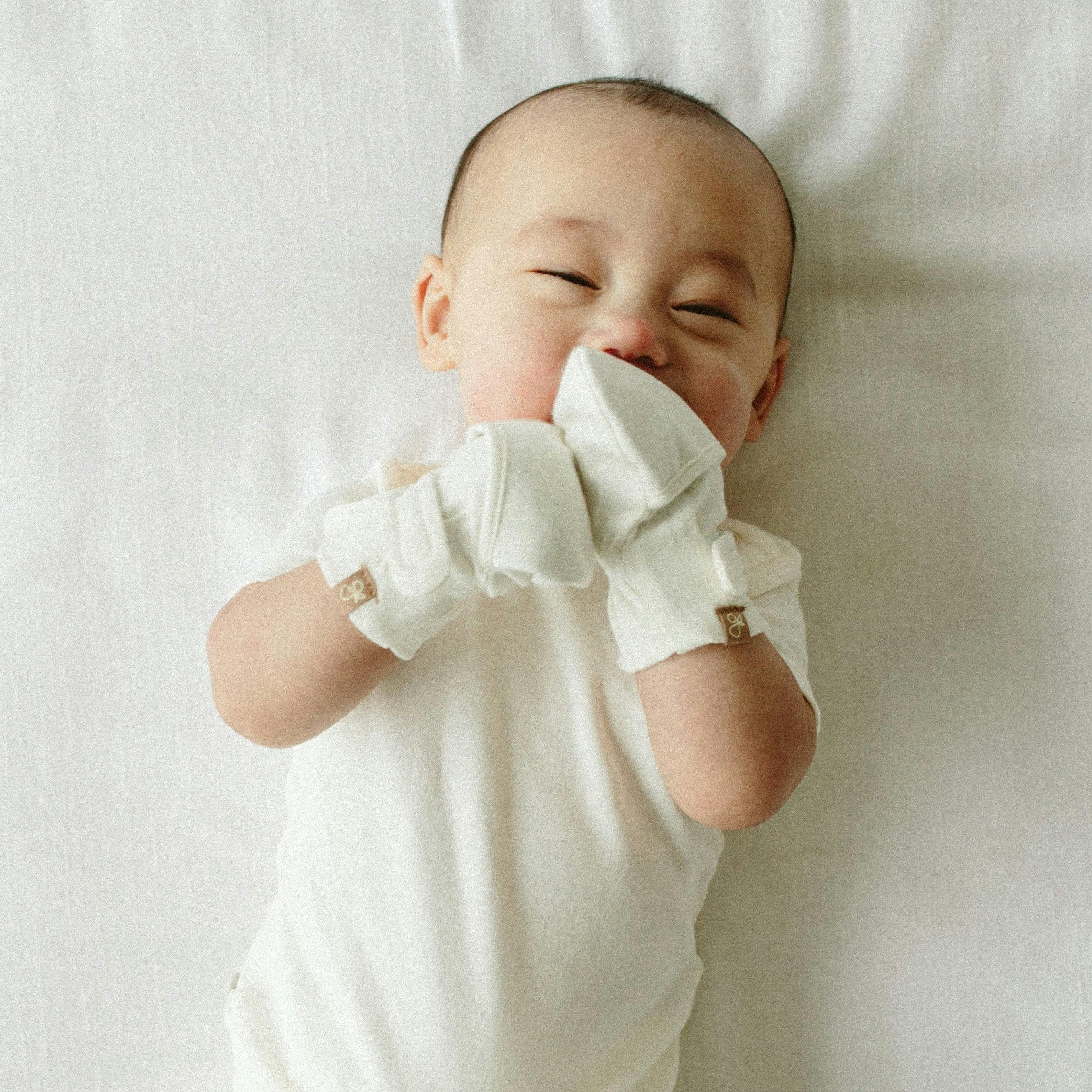STAY ON MITTS | CLOUD — Bamboo Organic Cotton Blend, 0–6M
