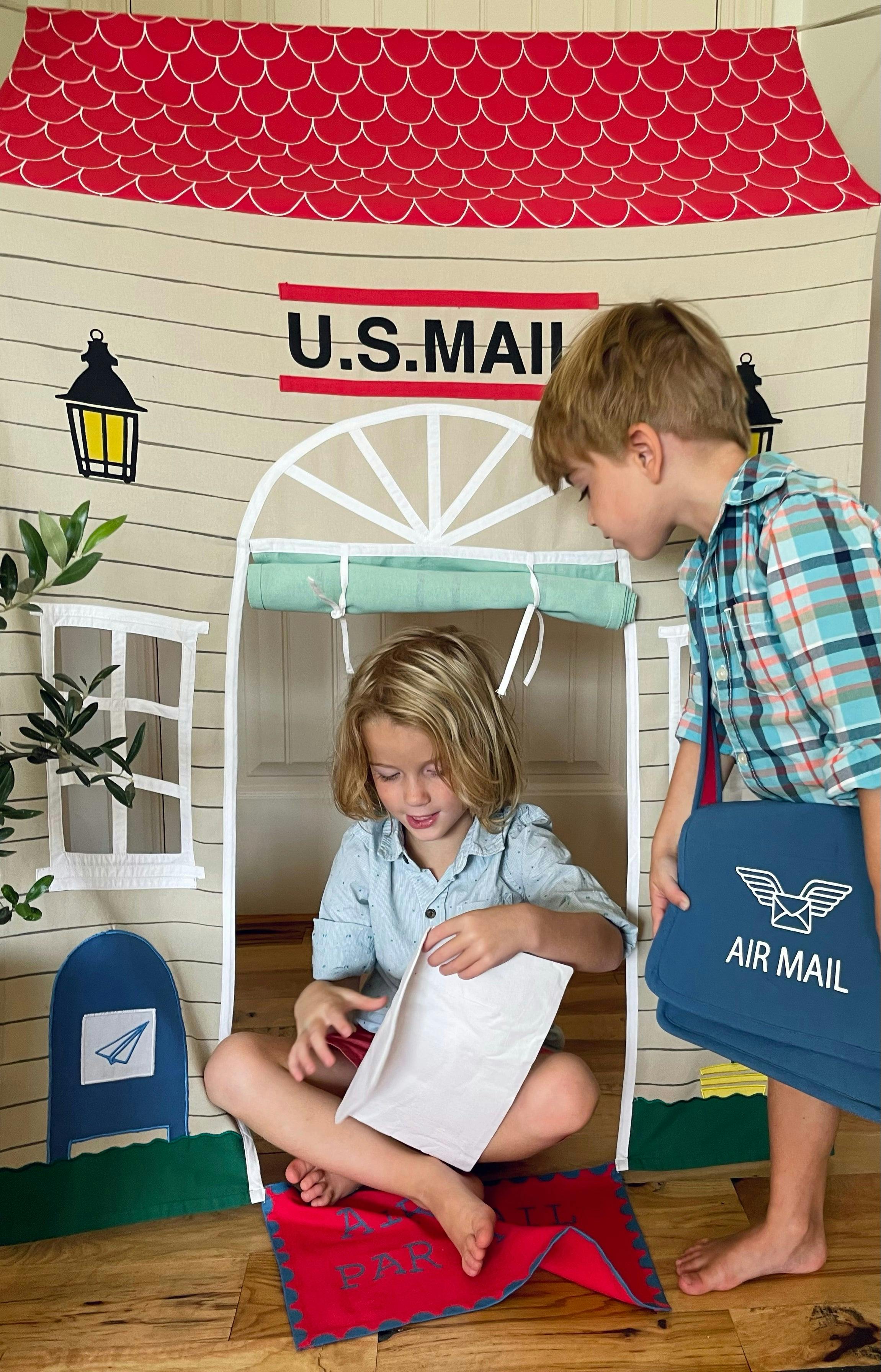 Post Office Doorway Tent with Play Accessories