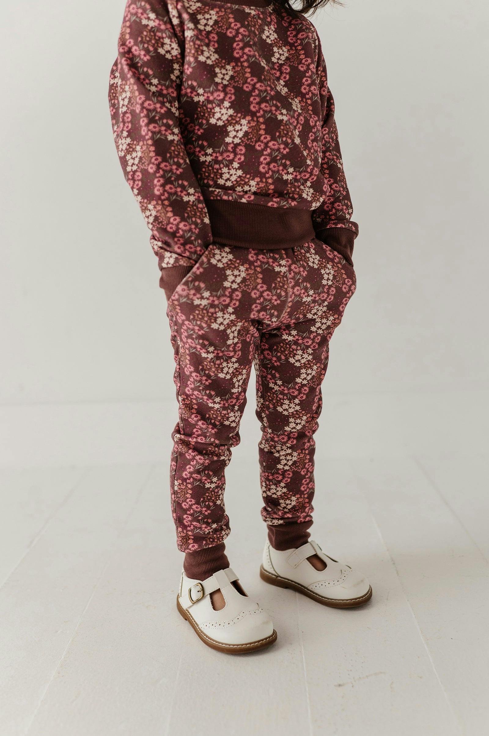 Girls Fleece Sweatpants in Cluster Garden Floral
