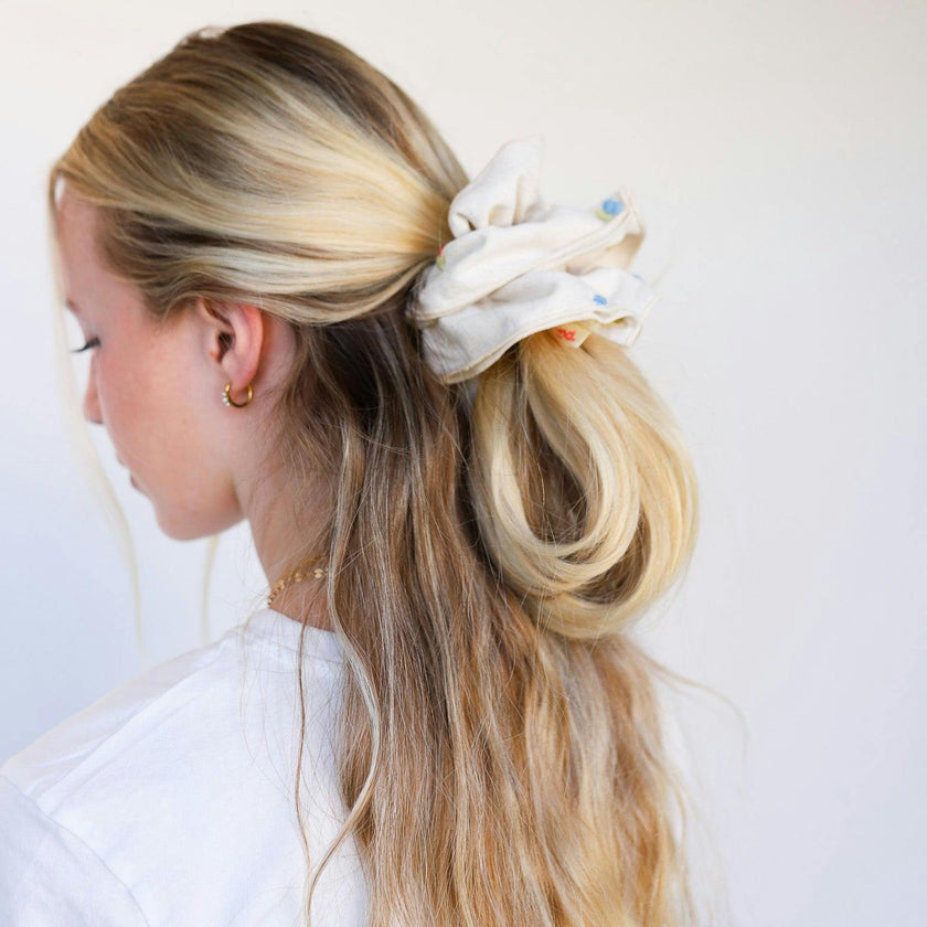 CREAM FARMERS MARKET CORSET SCRUNCHIE