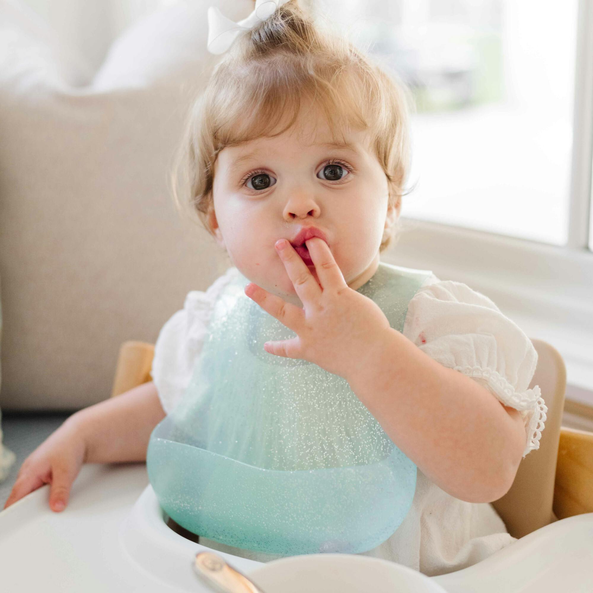Magnetic Silicone Bib
