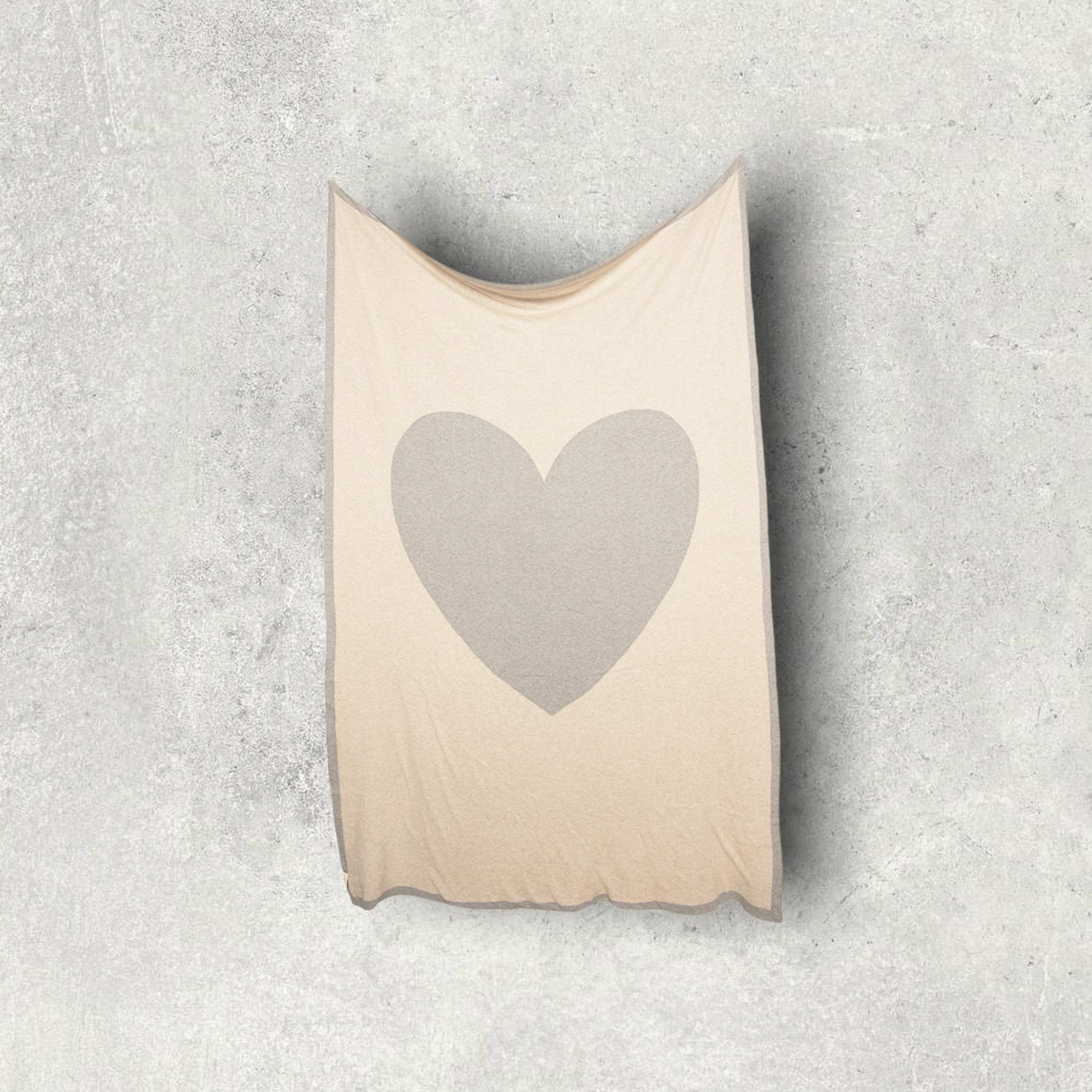 Crazy Hearts Blanket Travel Set