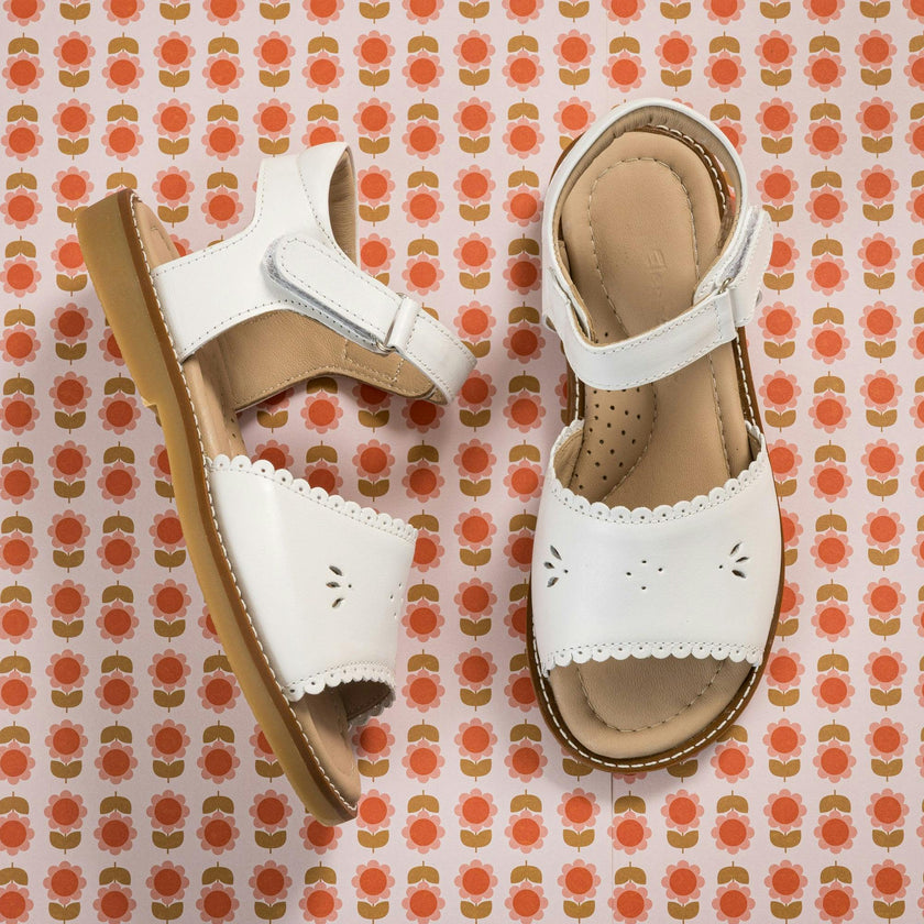 Classic Scallop Sandal | White Leather