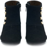 Natalie Boot, Black