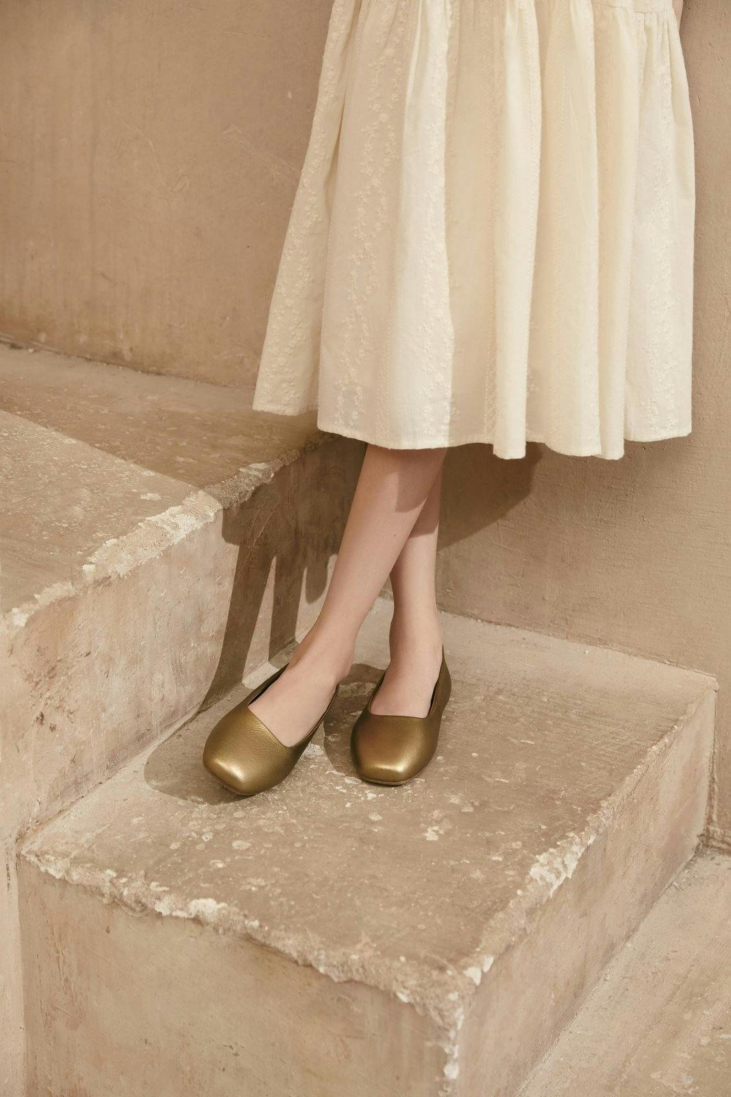 Ember Square Toe Leather Flats