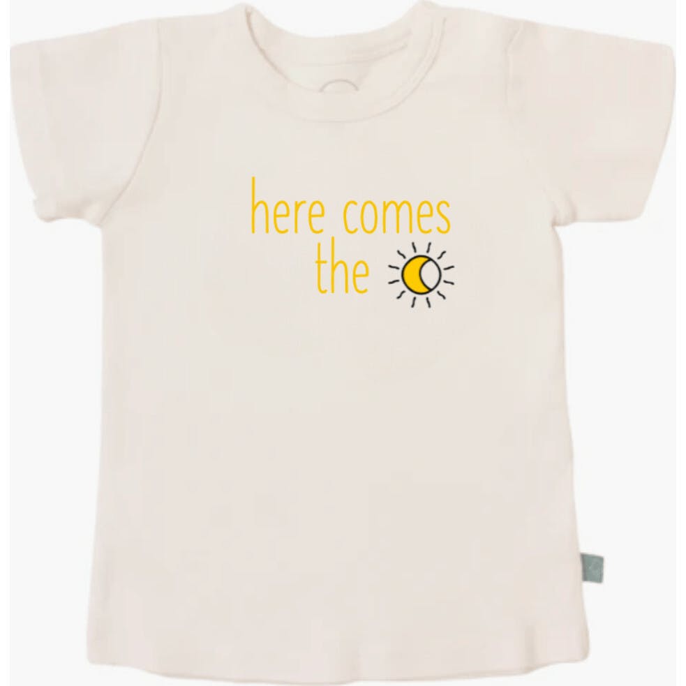 graphic tee | here comes the sun