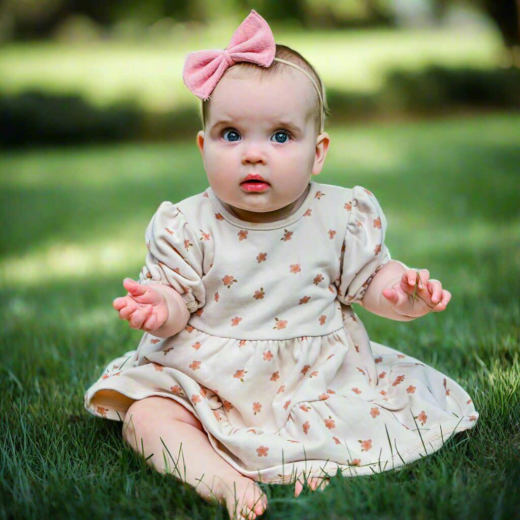 Small Daisies Print Honor Dress