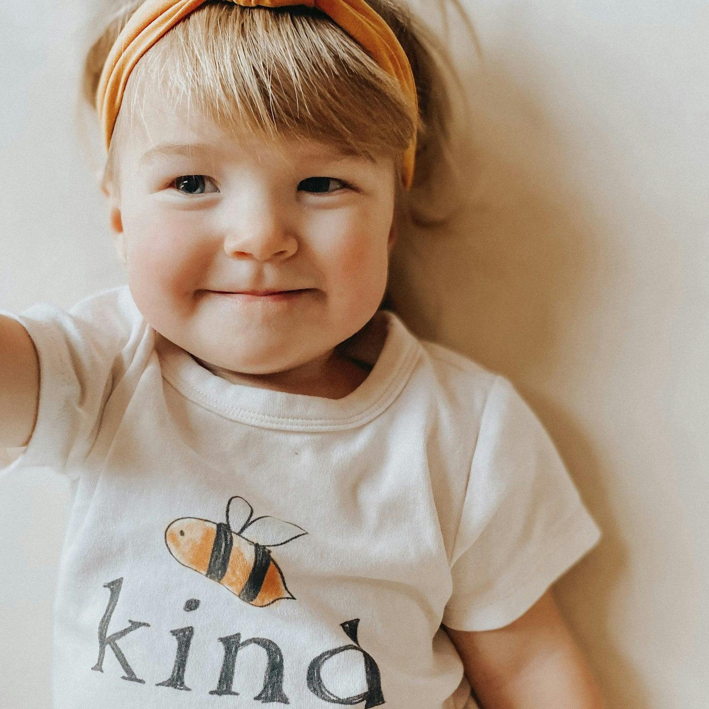 graphic tee | bumble bee kind