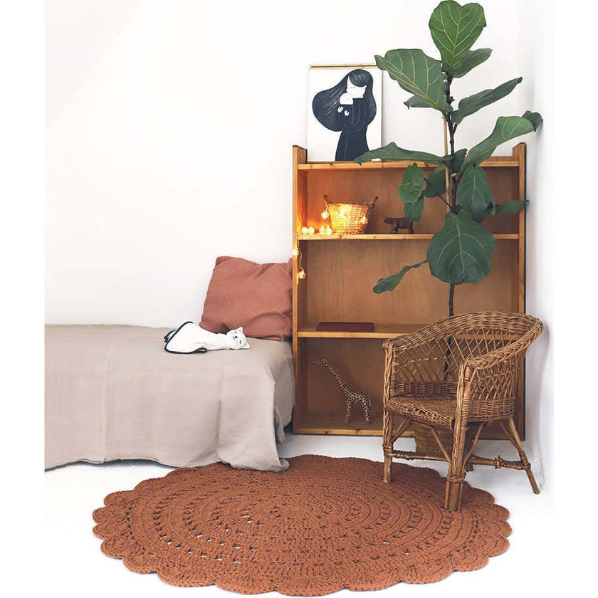 Alma Hand-Crocheted Scalloped Round Rug