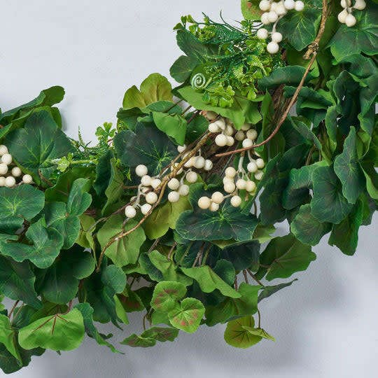 Everyday Mixed Greenery Geranium, Clover & White Berry Twig All Seasons Wreath