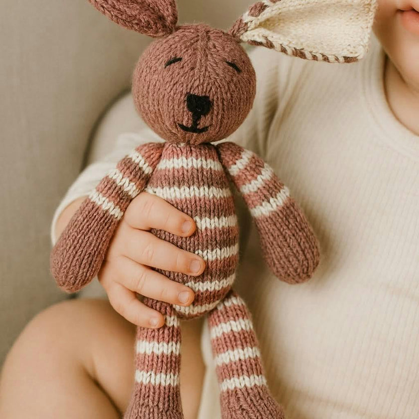 Knit Buddy  | Merry the Rabbit