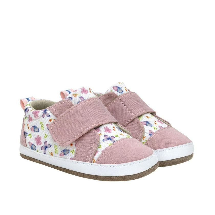 Rina First Kicks in Pink