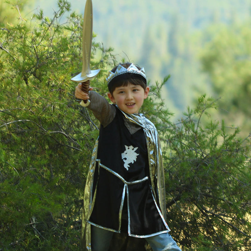 Knight Set with Tunic, Cape and Crown