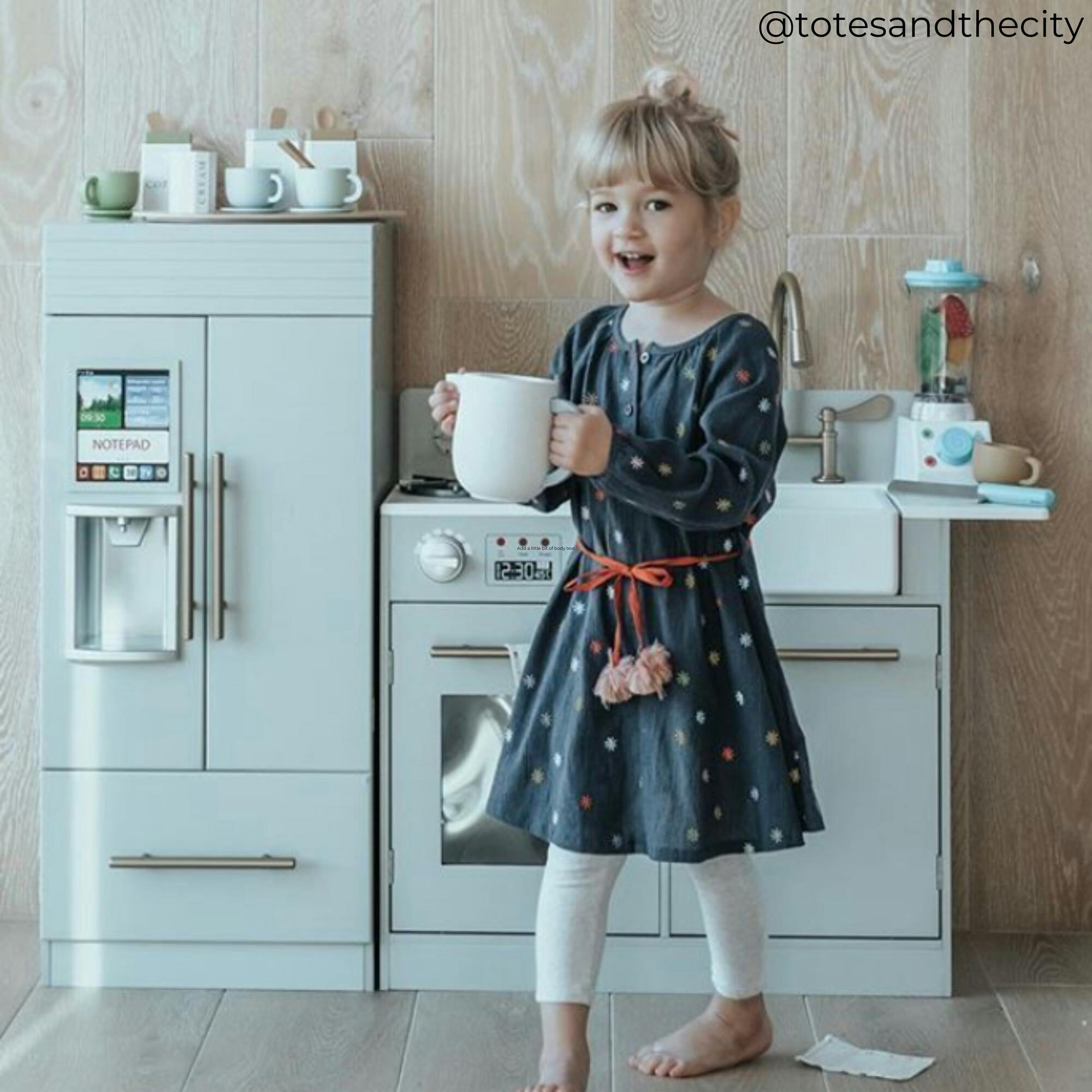 Teamson Kids Little Chef Charlotte Wooden Play Kitchen