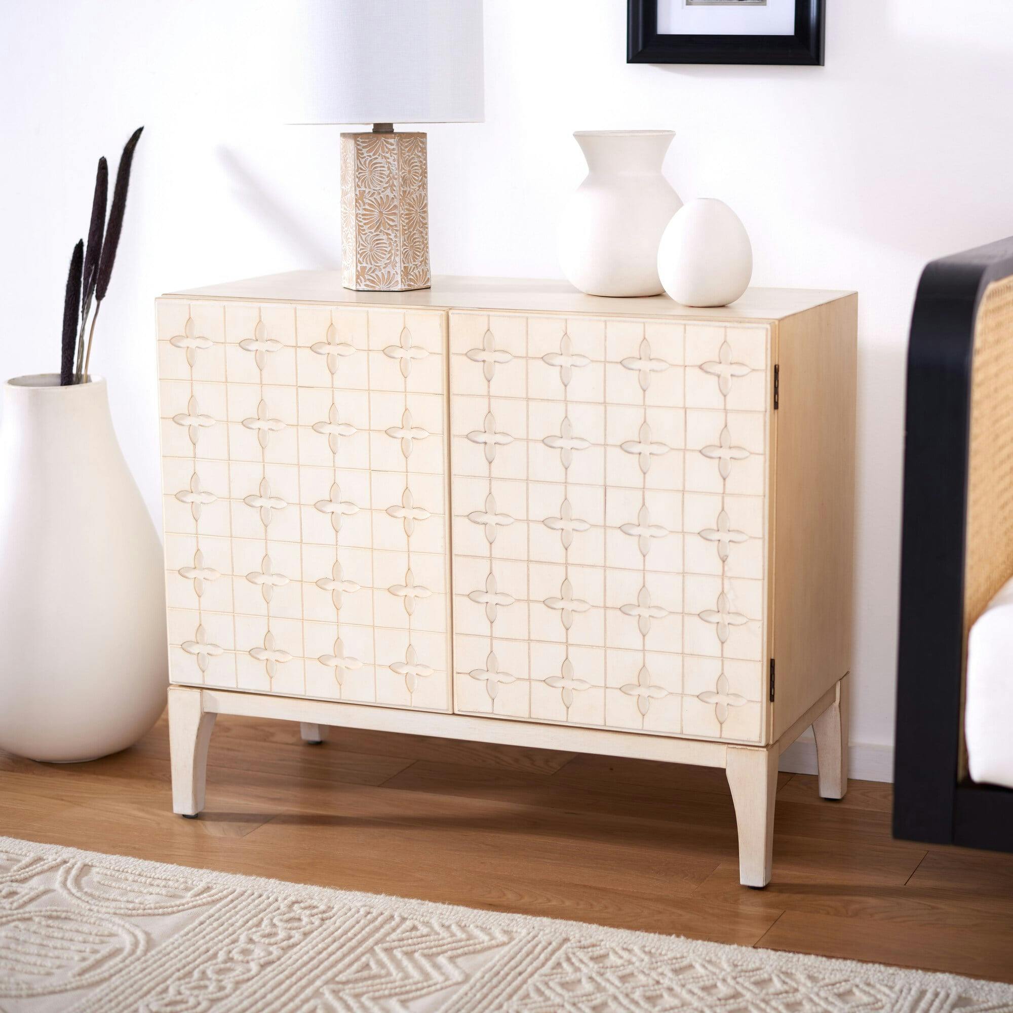 Sula Chest