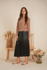 Ribbed Striped V Neck Tee With Bungee Rope