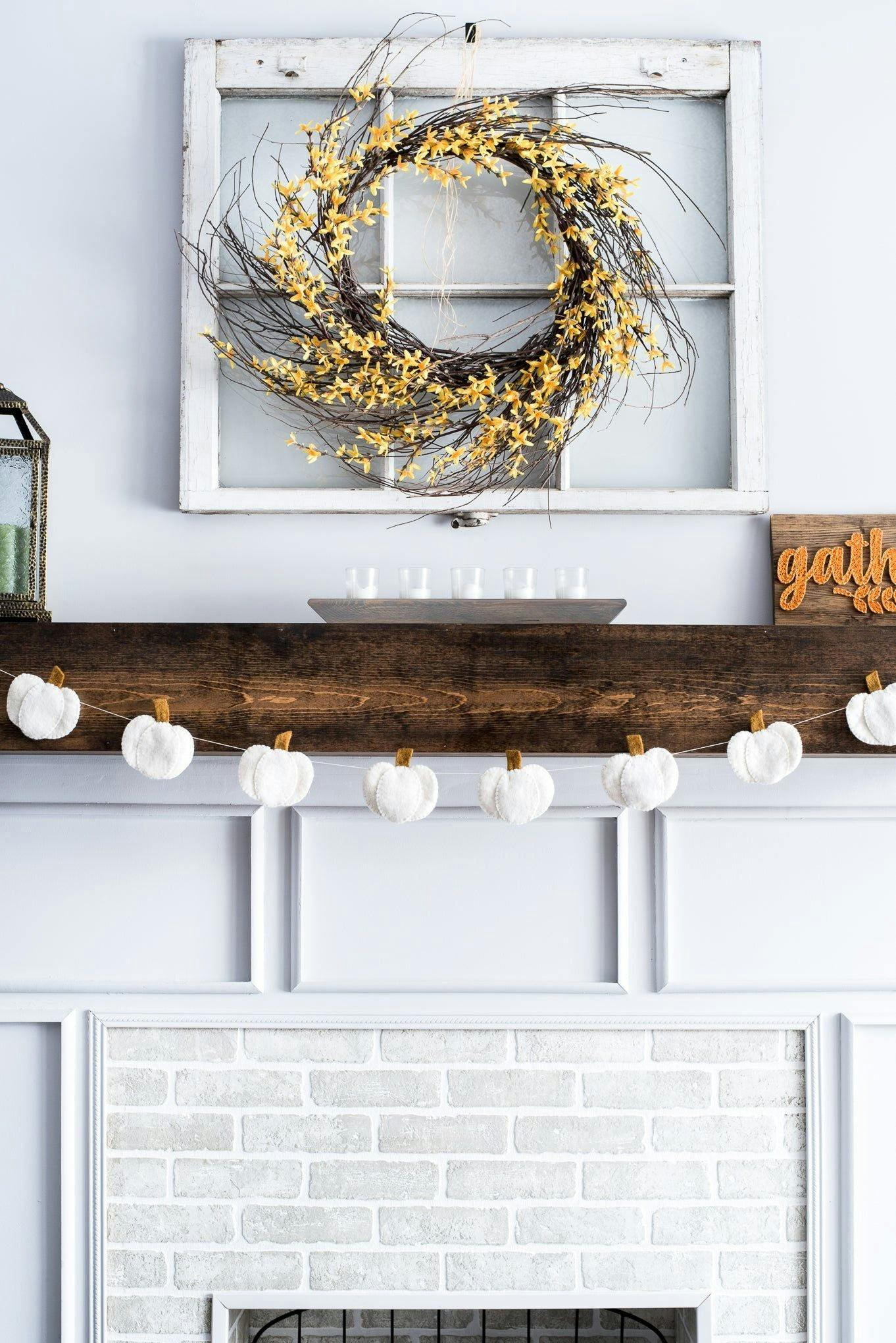 Pumpkin Garland (White)