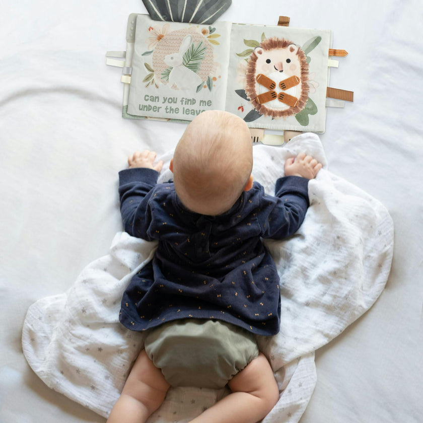 Soft Baby Book with Touch and Feel Pages - Sensory Book for Babies 0-6 Months with Textured Animals, Mirror & Crinkle Paper - Perfect for Baby Showers
