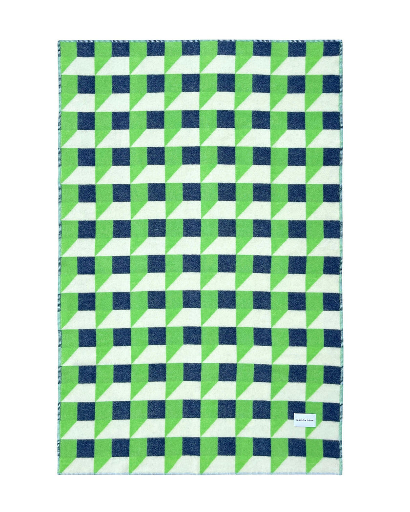 Blanket CUBICS Apple / Navy Print 4.25 x 6.5ft