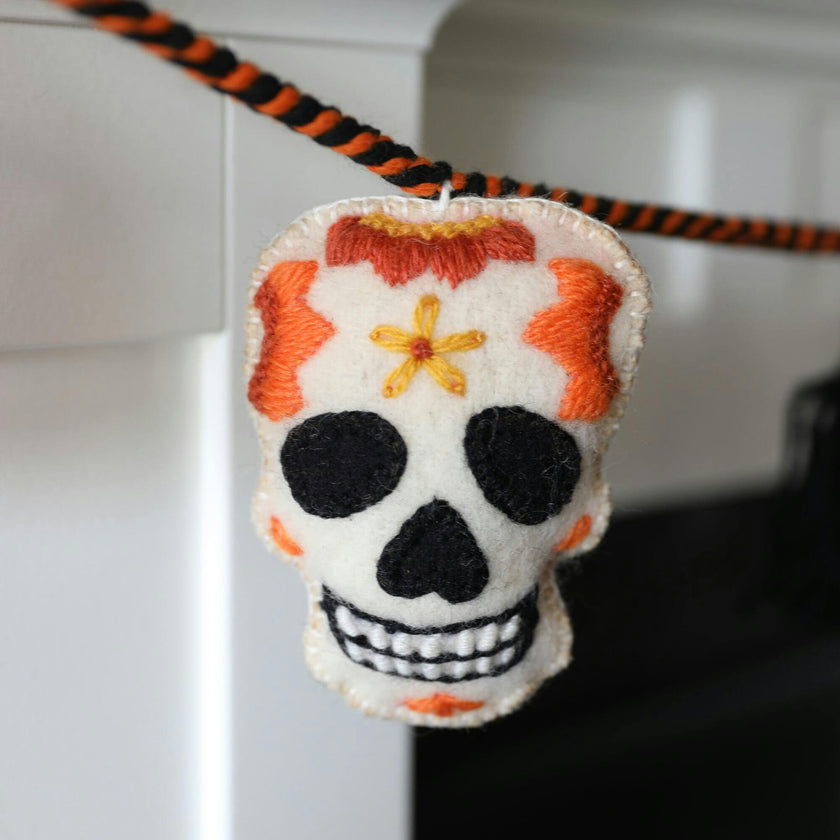Skull Garland