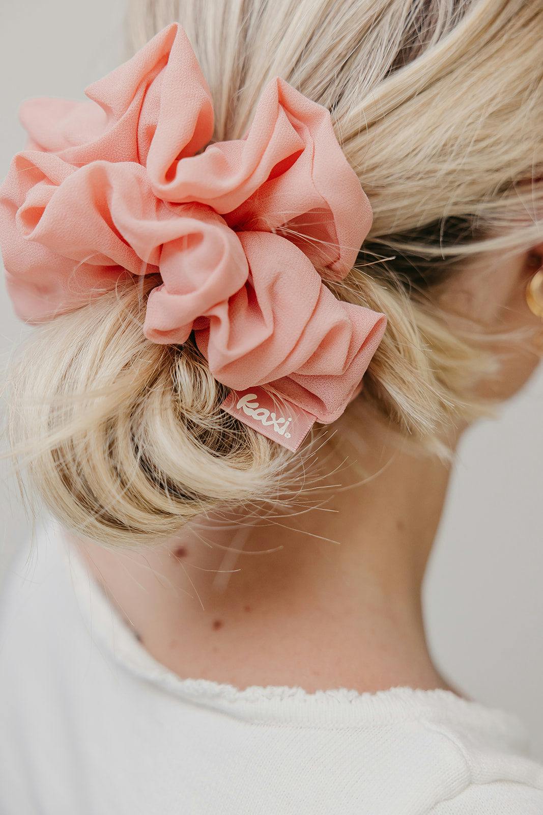 OVERSIZED SCRUNCHIE