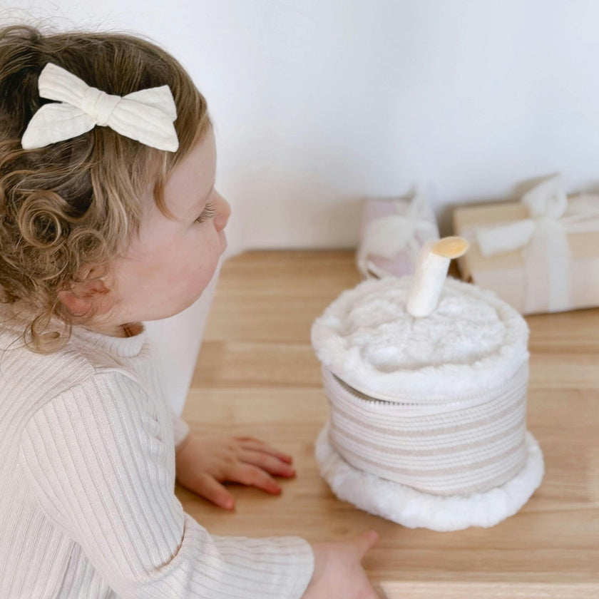 CAKE & TOSS CELEBRATION BIN
