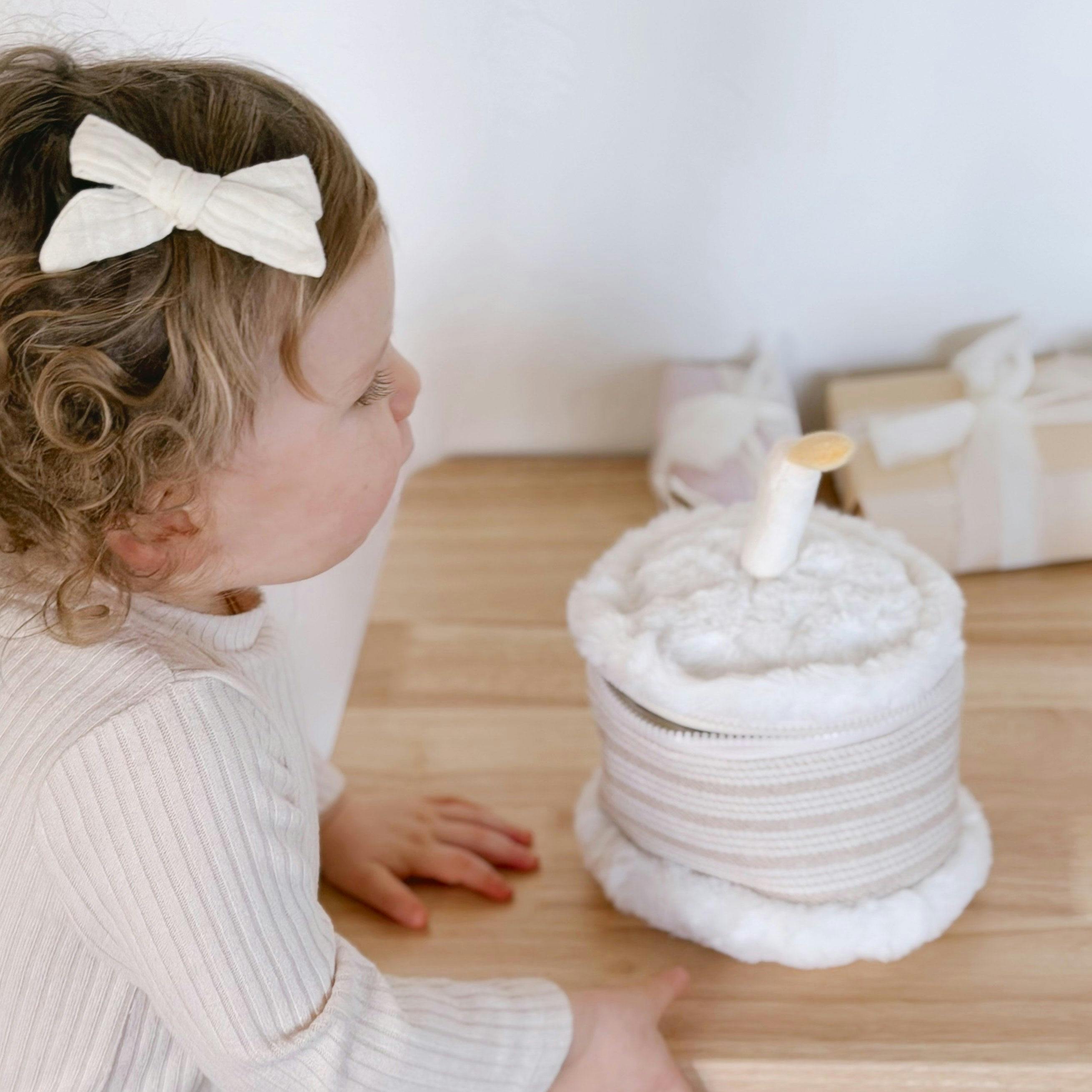 CAKE & TOSS CELEBRATION BIN