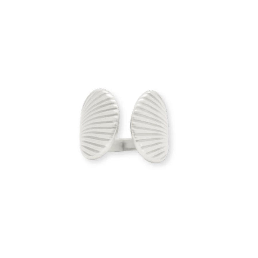 Shell Clasp Ring