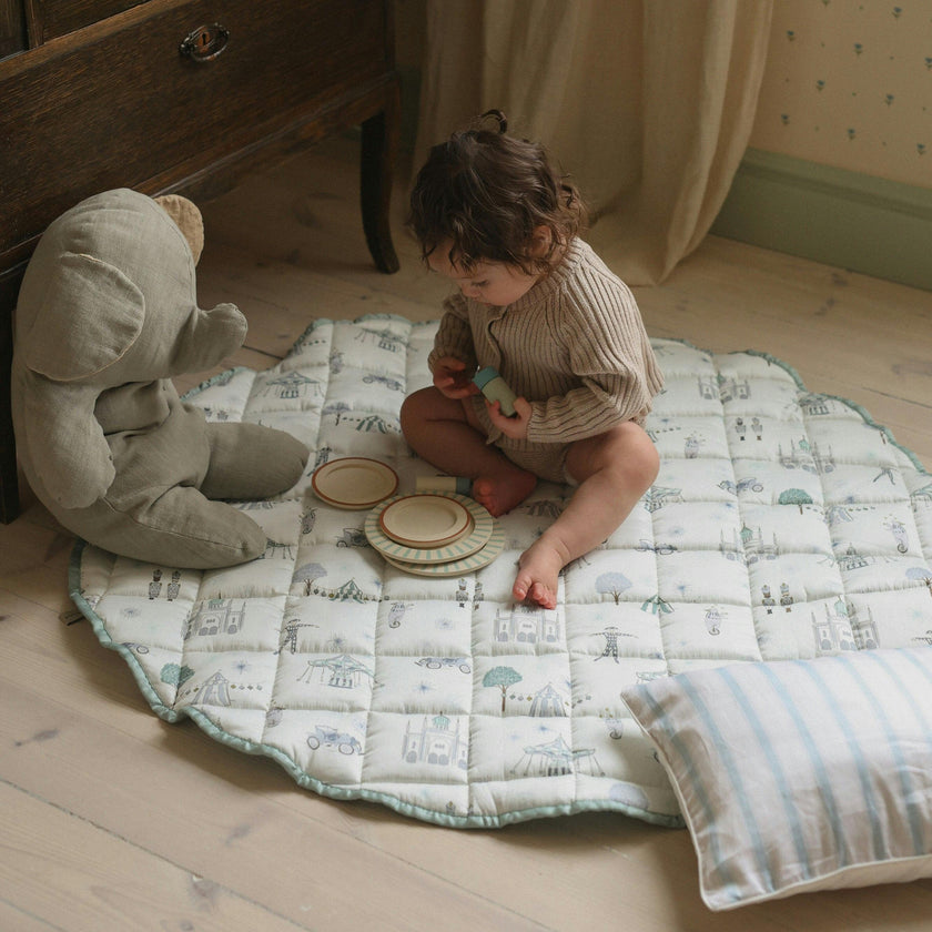 Adventures In Wonderland Print Round Play Mat