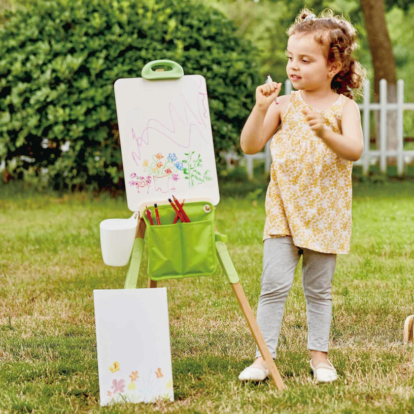 Hape: Portable Bamboo Easel - 14pc