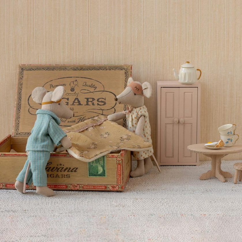 Mum & Dad in cigarbox