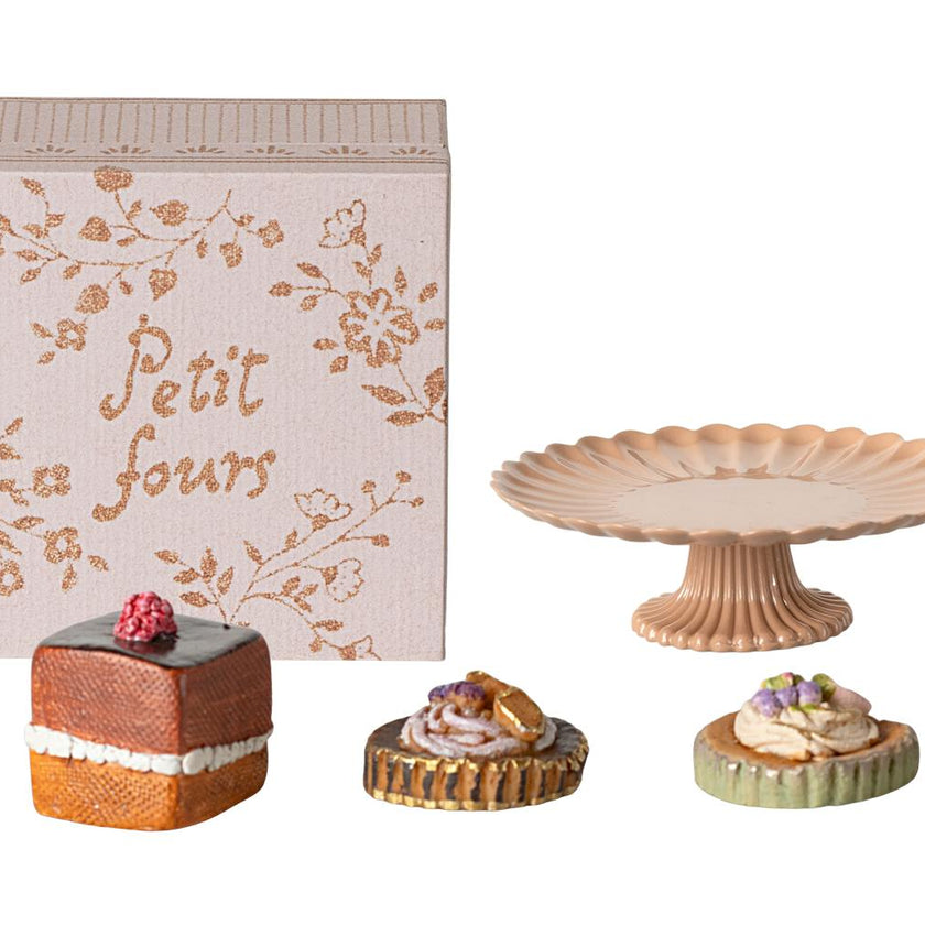 Cakes and cakestand, Mini