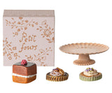 Cakes and cakestand, Mini
