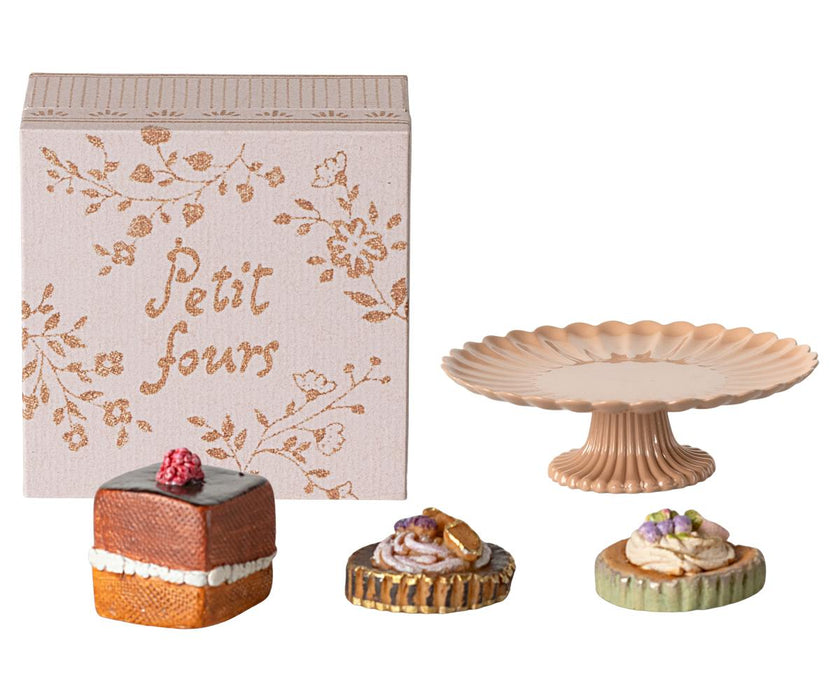 Cakes and cakestand, Mini