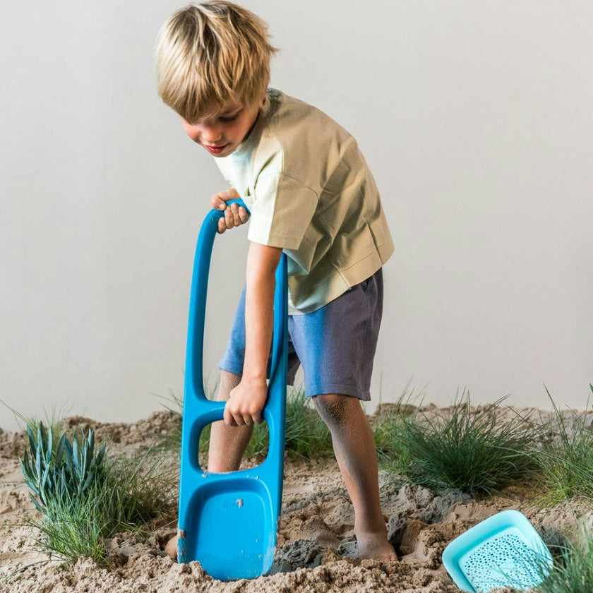 Quut Premium Beach Bundle Blue – 8-Piece Kids Beach & Outdoor Play Set