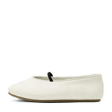 Daphne White Flats