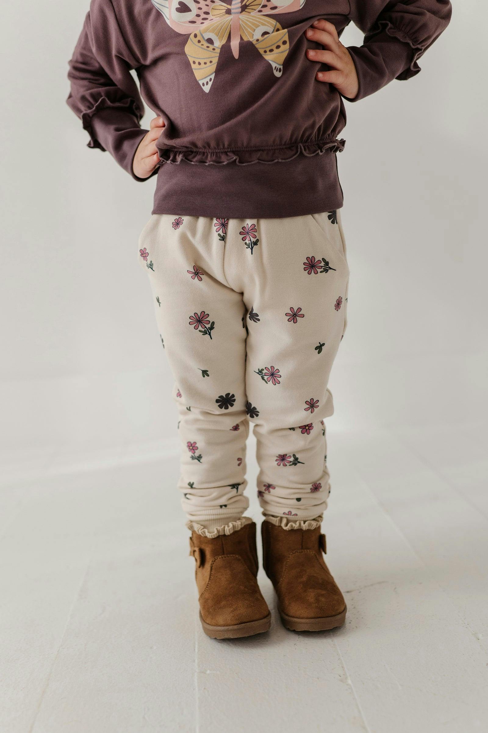 Girls Fleece Sweatpants in Wild Stem