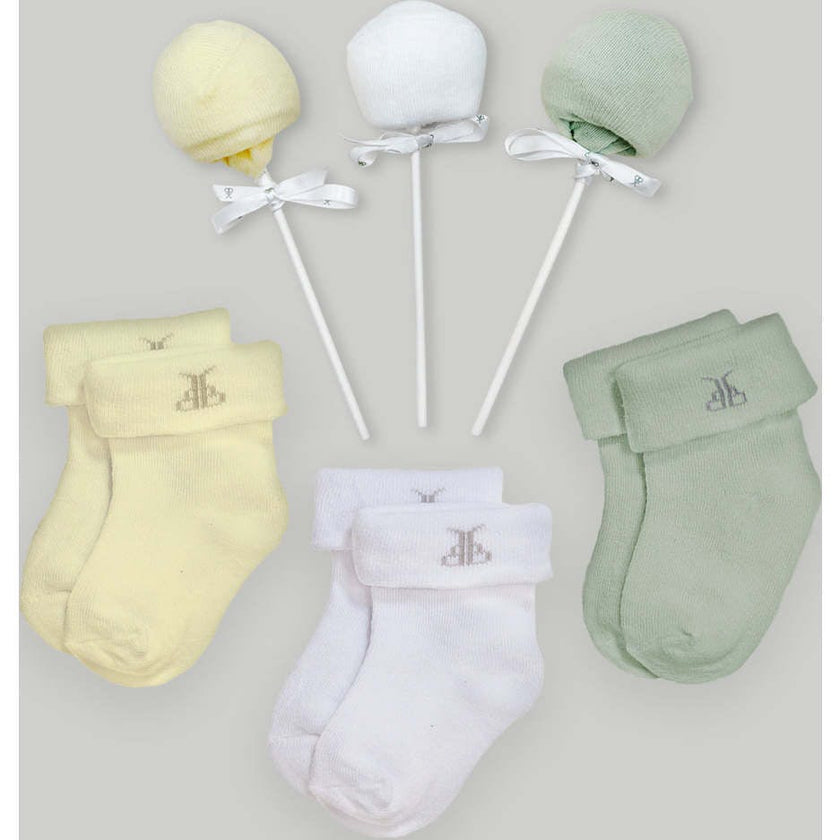 Personalized Zachery Moses Basket Baby Hamper