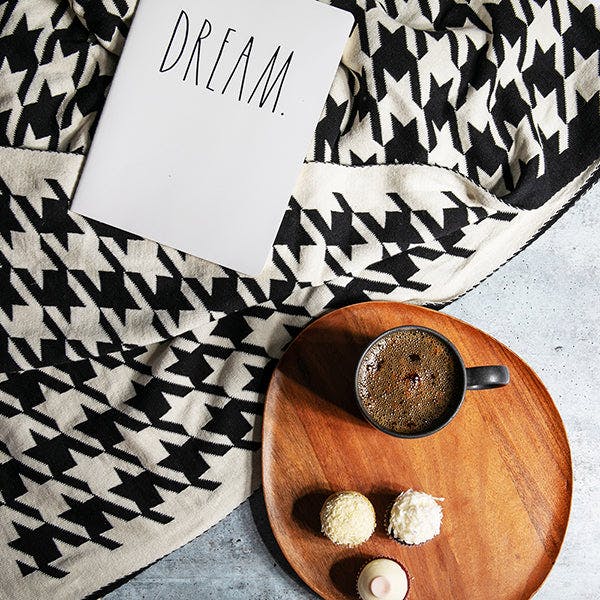 HOUNDSTOOTH