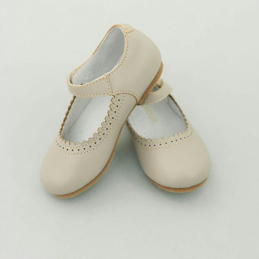 Lucille Scalloped Flat