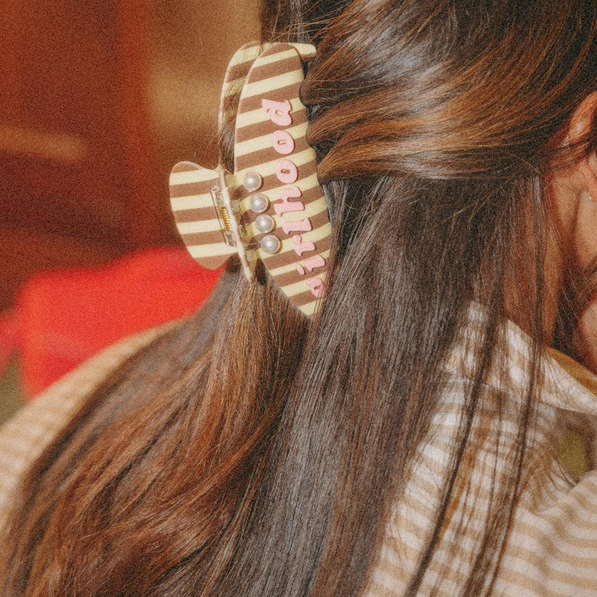 GIRLHOOD OVERSIZED CLAW (2 STYLES)