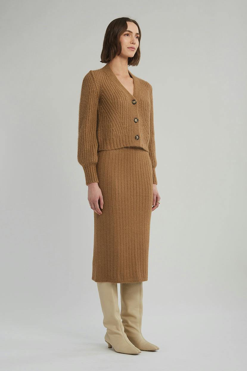 SARA CARDI | RICH CAMEL