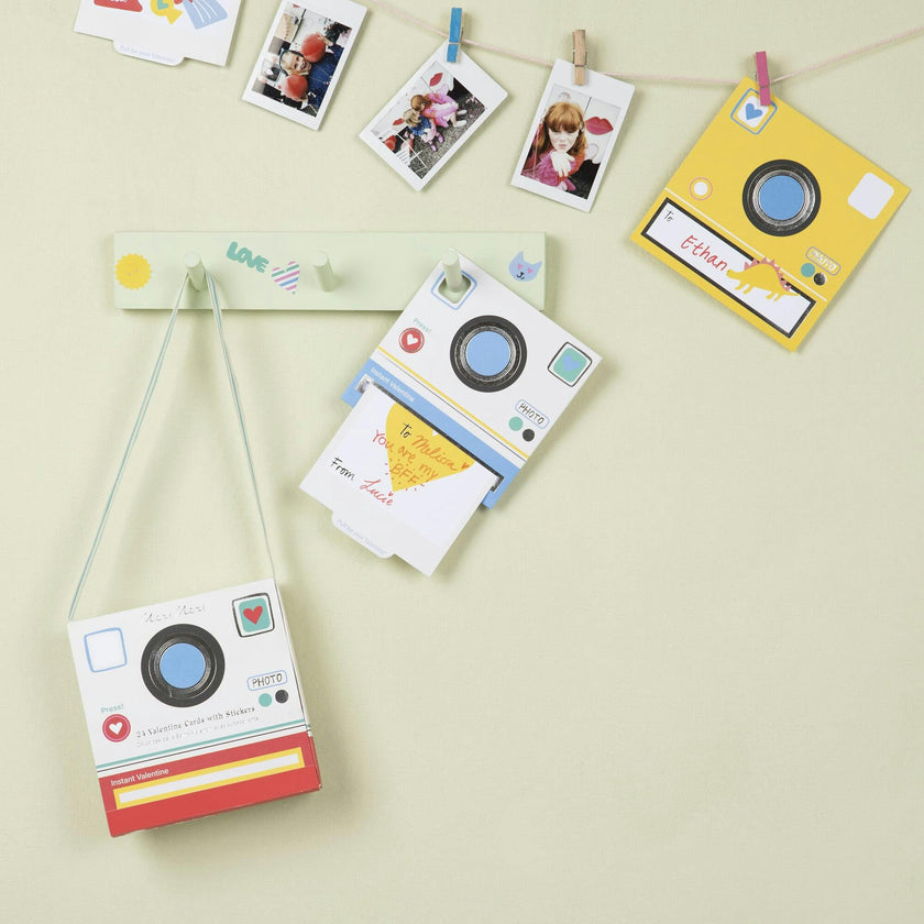 Instant Camera Kids Valentine'S Cards & Stickers Set