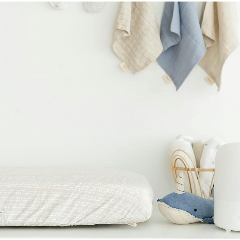Cove Quilted Change Pad Cover (Neutral Dot)