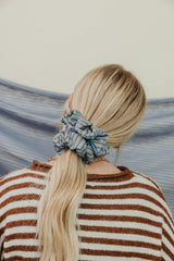 STRIPED OVERSIZED SCRUNCHIE + HEADBAND BUNDLE